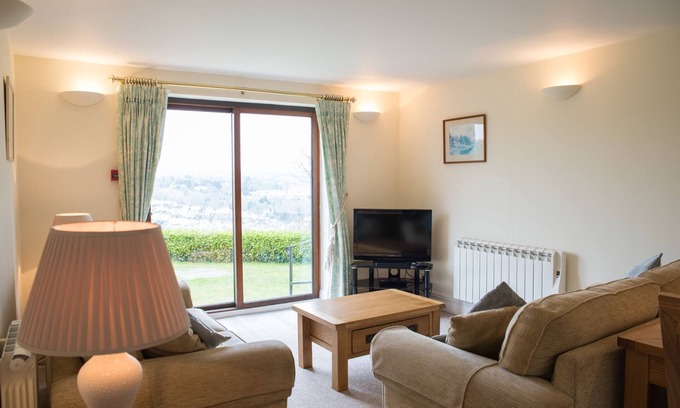 Dartmouth Apartment | Turner Apartment-Deluxe-River view-2 Bed