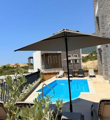 Jala Apartment | Turquoise Pool Side Thymus Resort