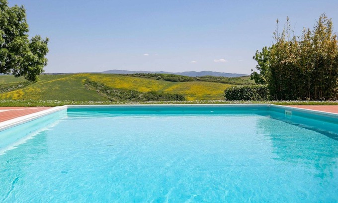 Peccioli House | Tuscan Farmhouse in Peccioli with Swimming Pool near Lakes