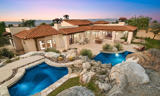 Chino Canyon House | 'Tuscany Retreat' Up close mountain views