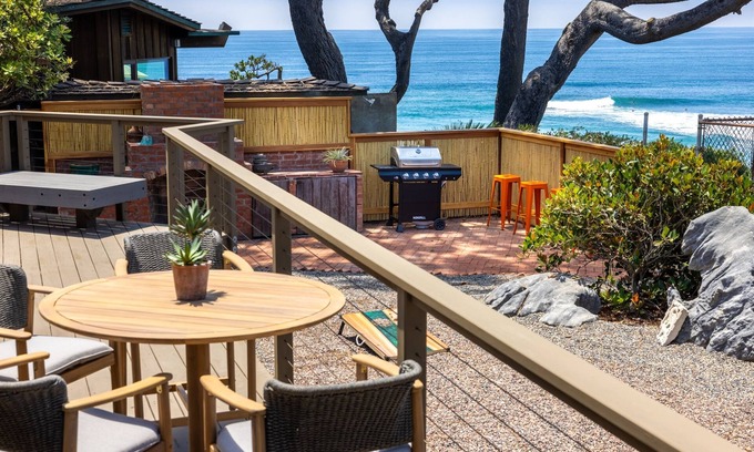 Solana Beach House | Tutu's Surf House - Views and beach access: one of a kind!