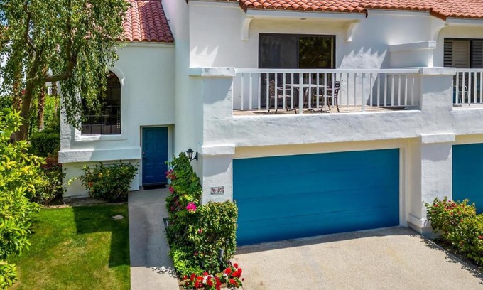 La Quinta House | TV202 Modern 2 Bedroom Tennis Villa at LQ Resort