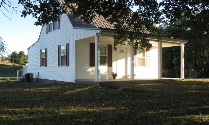 Dublin Cottage | Twin Maple Cottage, a country cottage get away near Blacksburg - 3BR 1Bath