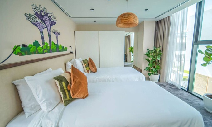 Al Barsha 1 Condo | Twin room in Private villa