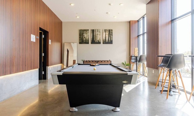 Bayonne Apartment | Twinzies - 20 Mins EWR/NYC - 2 BR Apt @ Waterview