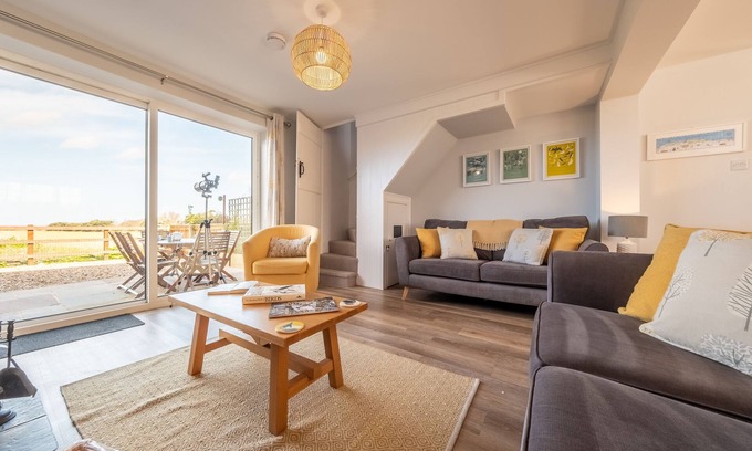 Titchwell Apartment | Twitchers Cottage, Titchwell, Norfolk