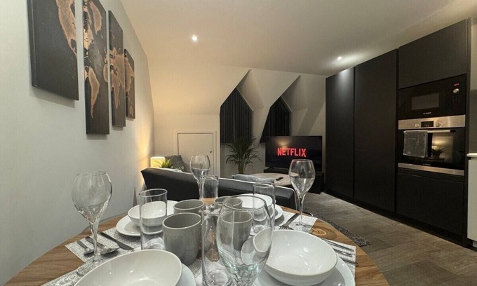 Farnham Common Apartment | Two-Bedroom Apartment