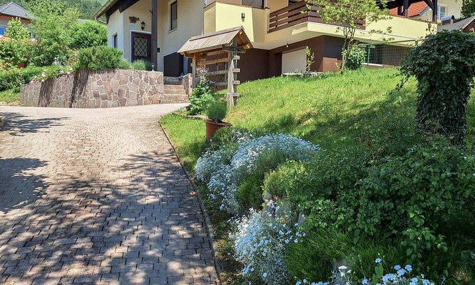Preddvor Apartment | Two bedroom app in Preddvor with mountain view