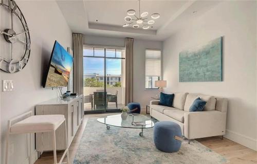 Old Naples Apartment | Two Bedroom Condo in Olde Naples