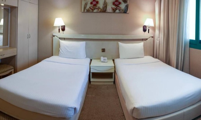 Al Mankhool House | Two Bedroom Near Burjuman Metro Station By Luxury Bookings