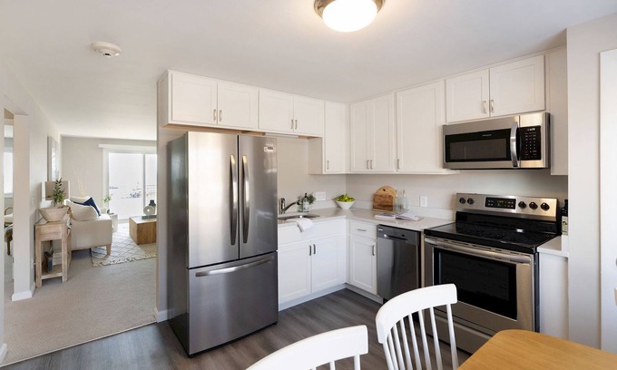 Narragansett Pier Apartment | Two Bedroom Ocean View Apt. w/ Sofa Bed - 1st Floor