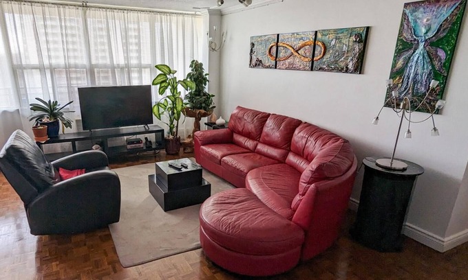 York Condo | Two bedroom w/free parking - close to subway