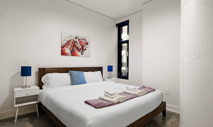 Warehouse District Apartment | TWO CozySuites NLG - Modern condo 01 and 11