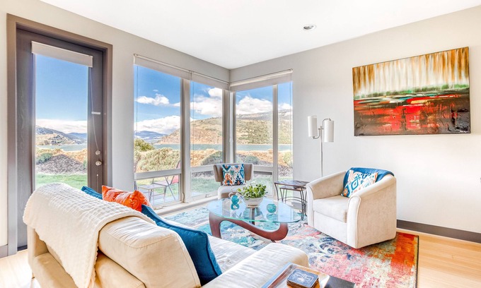 Mosier Condo | Two-level condo with majestic Columbia River view, patio, balcony & WiFi