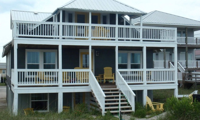 North Carolina Coast Condo | Two-NIGHT MIN off season! Private access boardwalk! Super Clean! Historic Charm!
