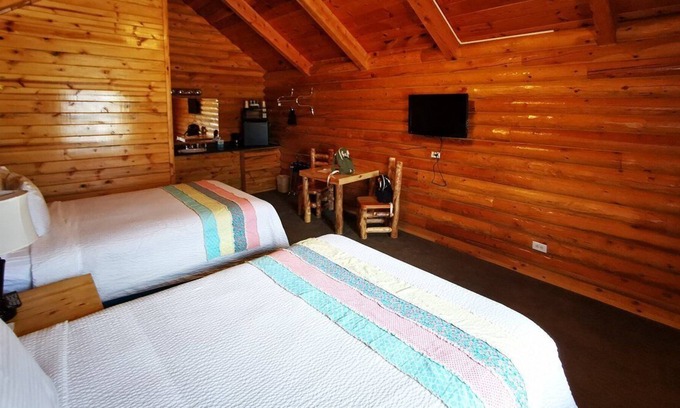 Tropic Cabin | Two Queen Cabin at Bryce Canyon Log Cabins