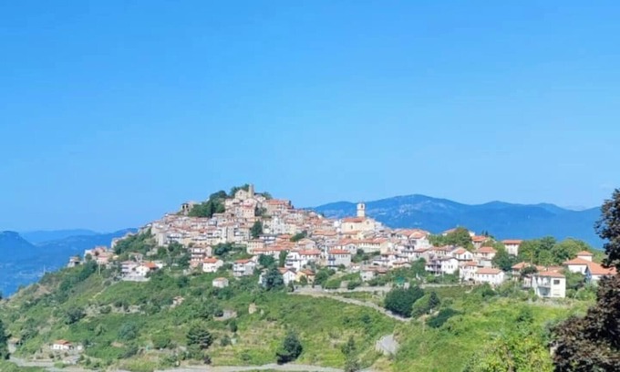 Berzi Apartment | Two-room apartment in villa with large yard, garden and free parking under the house.