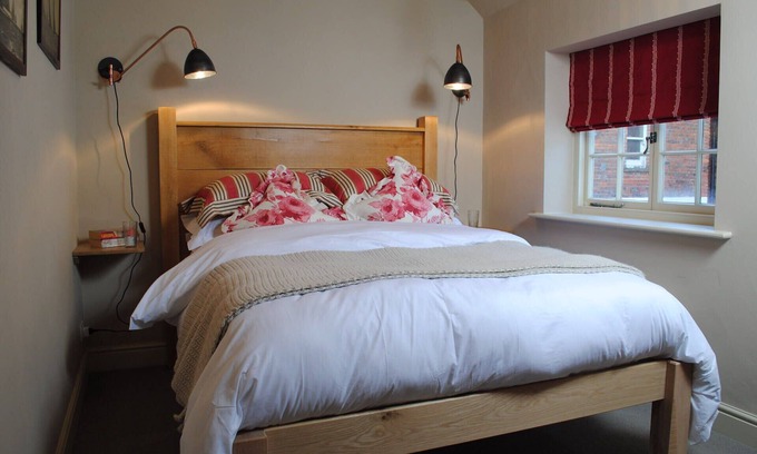 New Forest District Cottage | Two storey cottage in the heart of Lymington.
