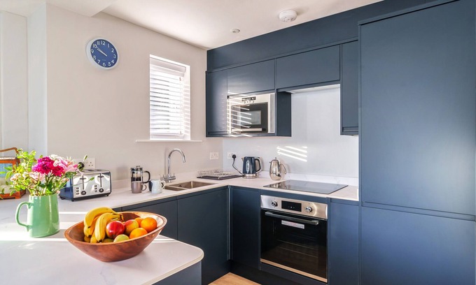 Langstone Cottage | TWO TIDES, pet friendly, character holiday cottage in Langstone