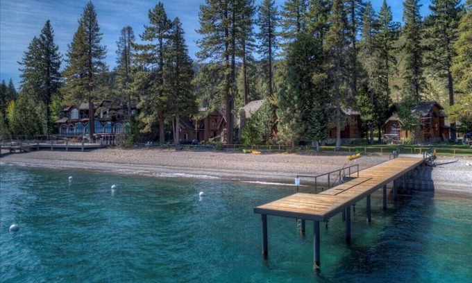 Homewood Villa | Two Villas right on the Lake