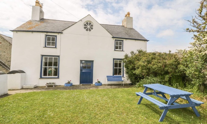 Holyhead Cottage | TY FFERM BODLASAN, family friendly, with open fire in Llanfachraeth