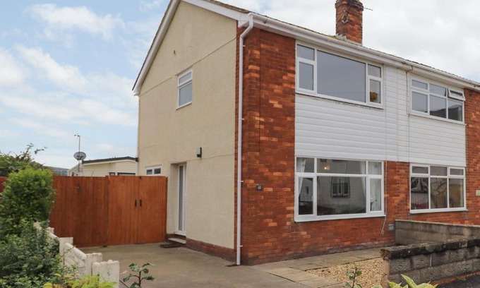 Prestatyn House | Ty Haf Summerhouse