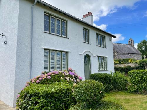 Llanfairpwllgwyngyll House | Ty Mawr Farm