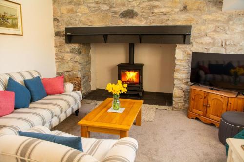 Rhoscolyn House | Ty'r Garreg