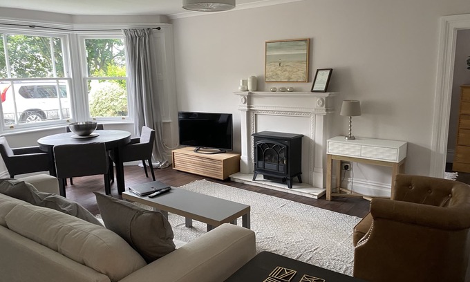 Tynemouth Apartment | Tynemouth apartment in superb location overlooking the river. Dog friendly