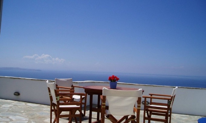 Tinos Villa | Typical charming Cyclades house with a stunning view on the sea