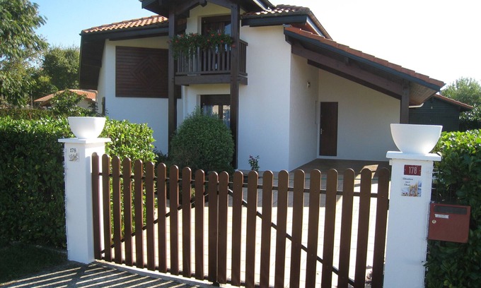 Lit-et-Mixe Villa | Typical modern Landes house with heated swimming pool and Jacuzzi