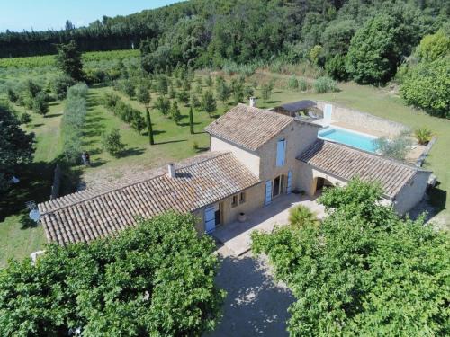 Cheval-Blanc Villa | typical provencal bastide, built of local stones, in the luberon in cheval-blanc with secured pool and wifi -sleeps 6 people.