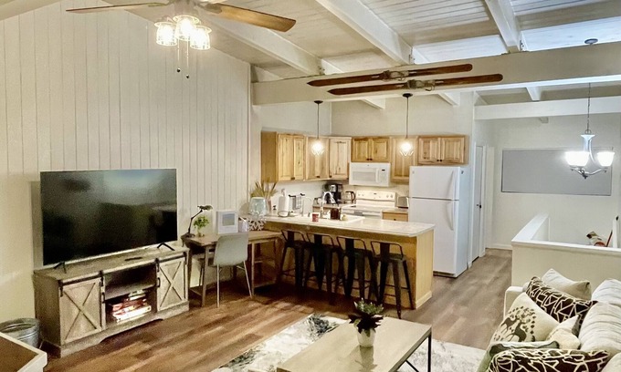Mammoth Lakes House | Tyrolean Chair 113, comfortable central townhome minutes from your adventure.