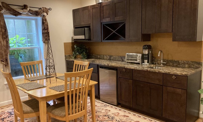 Falls Church House | Tysons-DC-Falls Church Spacious Luxurious Home