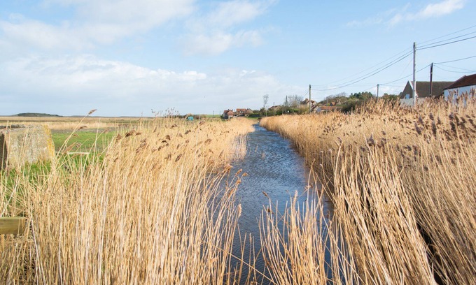 Salthouse Cottage | Tystie Cottage | Coastal property located in area of outstanding natural beauty