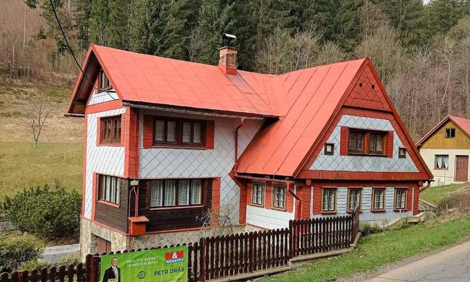 Tanvald House | Ubytování v retro chalupě Na Věčnosti