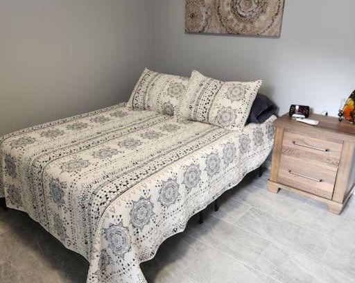 Orlando Apartment | UCF, Beaches & Shopping. Orlando