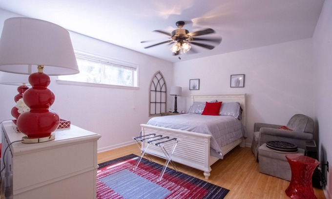 Athens Apartment | UGA Stadium Sanctuary