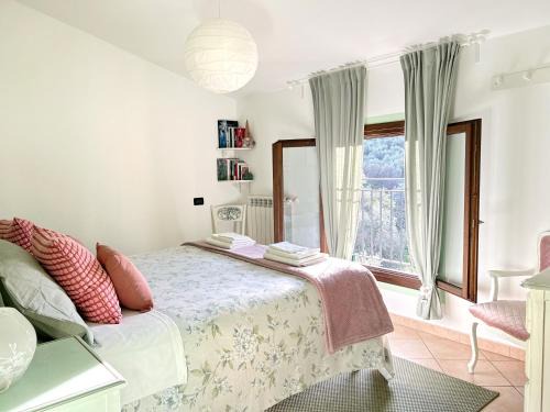 Imperia Apartment | ULIVI - Comodità e tranquillità con Patio e Parcheggio