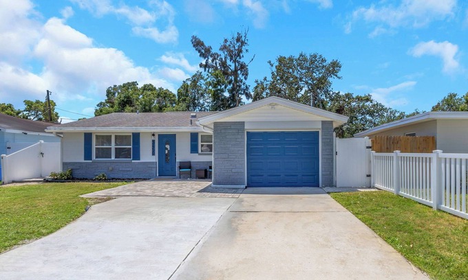 St. Petersburg - Clearwater House | Ultimate Florida Getaway: 2 Units, 1 Great Stay!