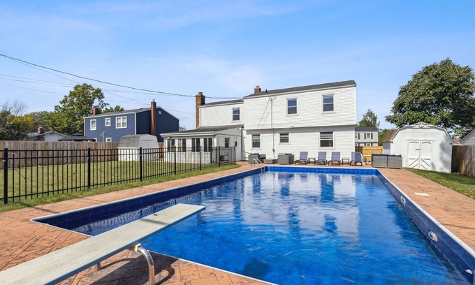 Parma House | Ultimate Group Escape , Heated Pool - 12 Guests