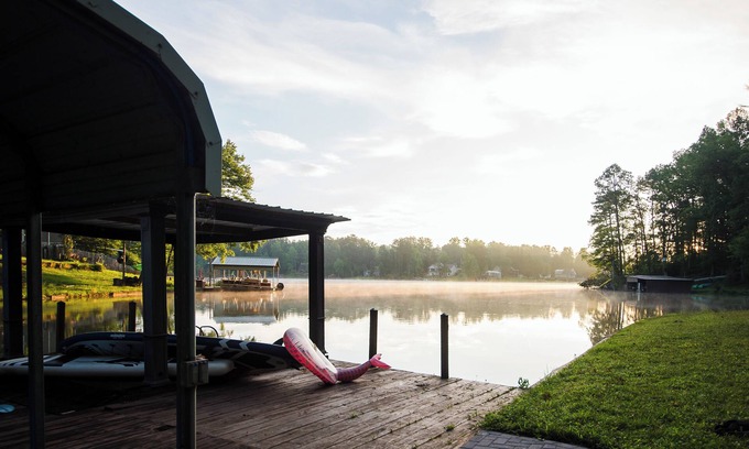 Oconee County House | Ultimate Lakefront Getaway for Large Groups, 4000 sq ft & Private Dock