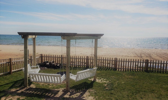 Oscoda House | Ultimate Michigan Beach House