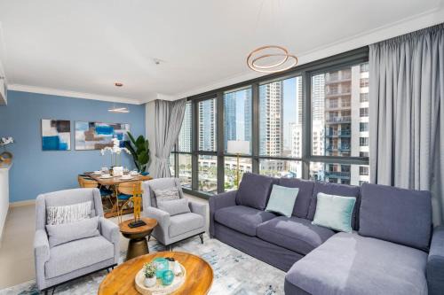 Dubai Apartment | Ultimate Stay/7 people/Spacious/Dubai Creek with Marina Views