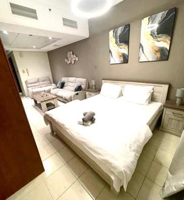 Jumeirah Lake Towers Apartment | Ultra Luxury Chic Studio in JLT