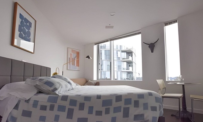 West Bellevue Apartment | Ultra-Modern | Pool & Gym | DT Bellevue | Sophari