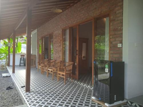Mambal House | Umah Alpukat