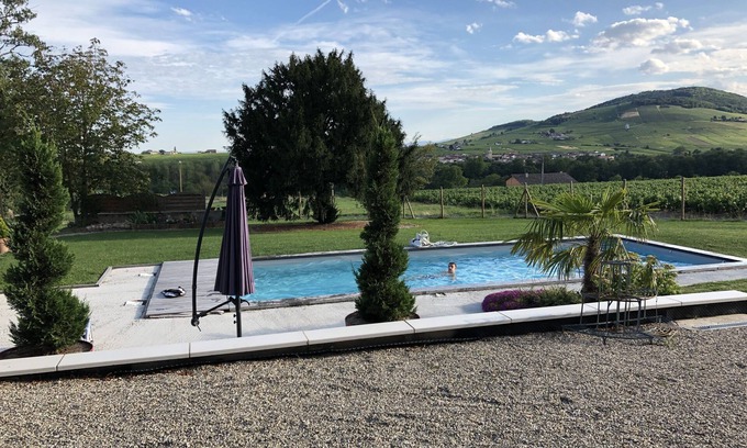 Cercie House | Un P'tit Bouchon Dans le Beaujolais , le Cadre Parfait Pour se Reposer !