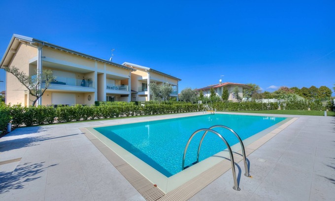 San Benedetto di Lugana Apartment | Una Meta Tra Gli Ulivi, Peschiera del Garda, Italy