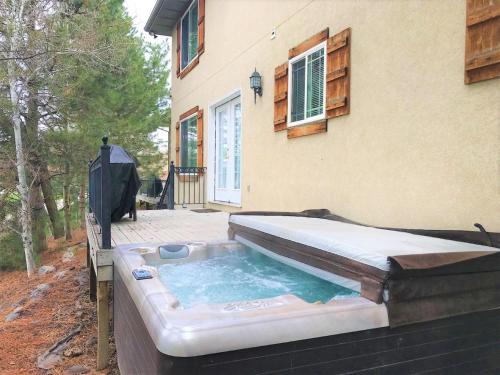 Midvale House | Union Duplex in Salt Lake with Hot Tub and Park